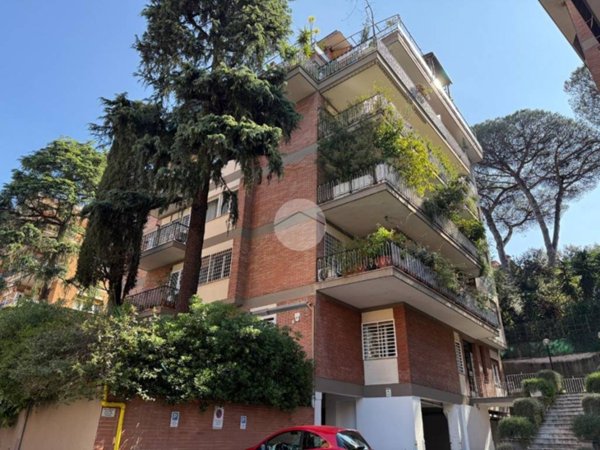 appartamento in vendita a Roma in zona Ostiense