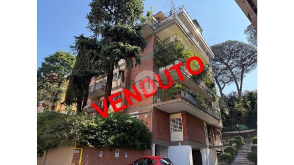 appartamento in vendita a Roma in zona Ostiense