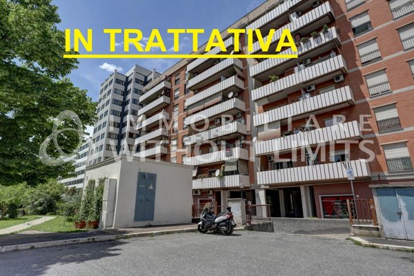 appartamento in vendita a Roma in zona Osteria del Curato