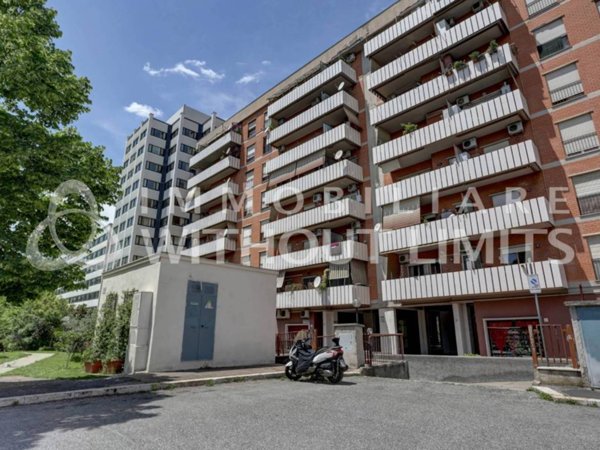 appartamento in vendita a Roma in zona Osteria del Curato