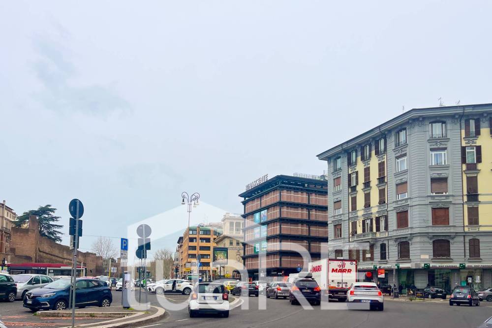 negozio in vendita a Roma in zona Ludovisi/Sallustiano