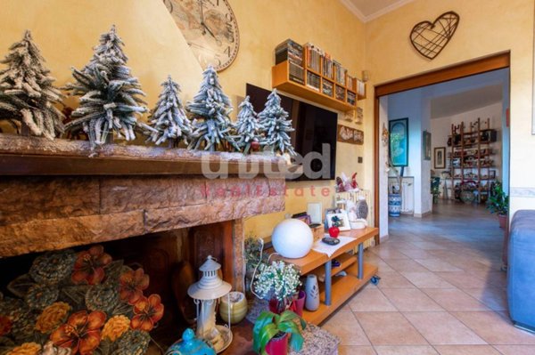casa indipendente in vendita a Roma in zona Infernetto