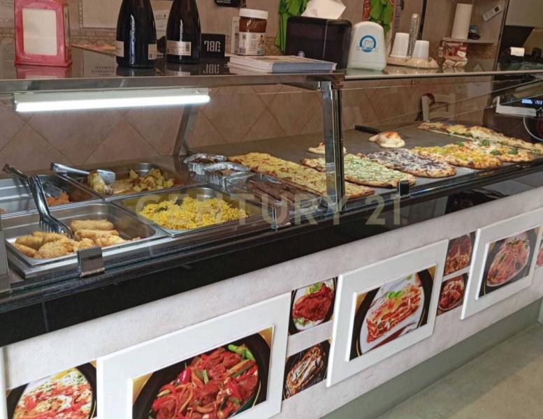 negozio in vendita a Roma in zona Tuscolano
