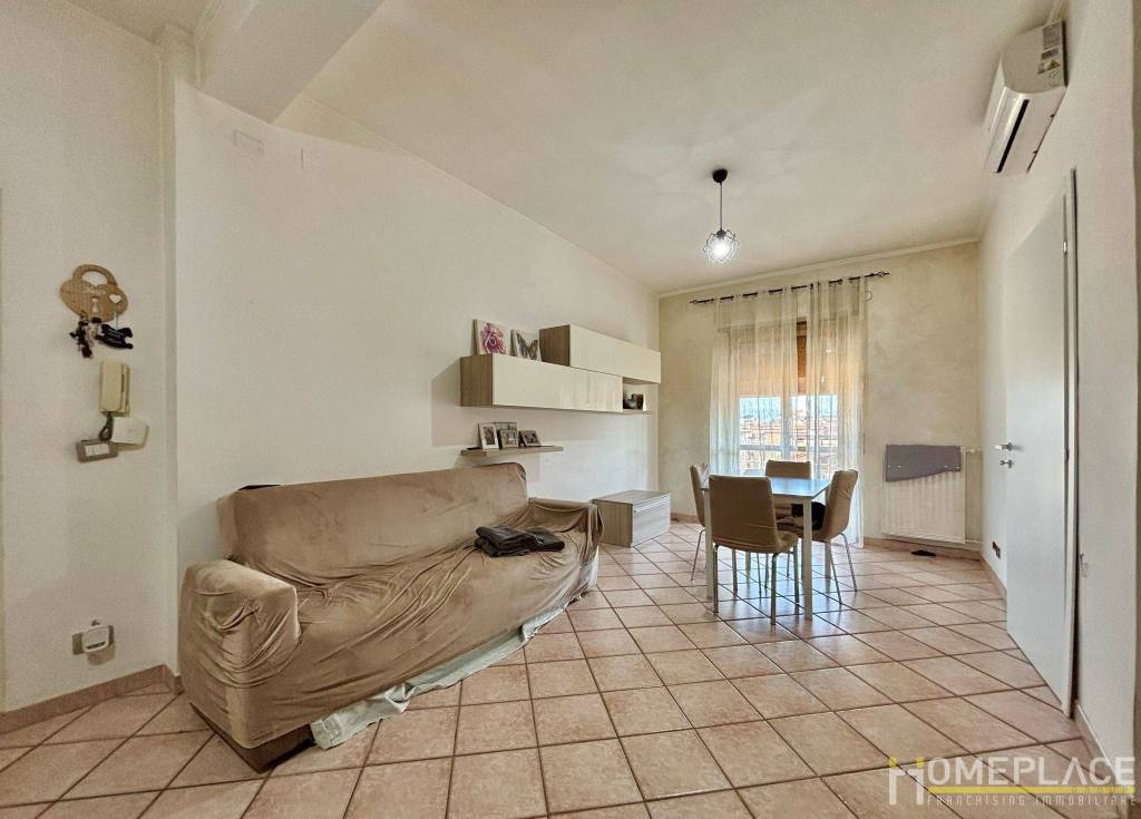 appartamento in vendita a Roma in zona Tor Bella Monaca
