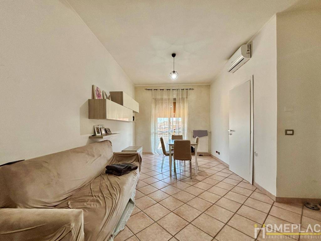 appartamento in vendita a Roma in zona Tor Bella Monaca