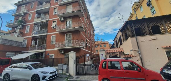 appartamento in vendita a Roma in zona Tuscolano
