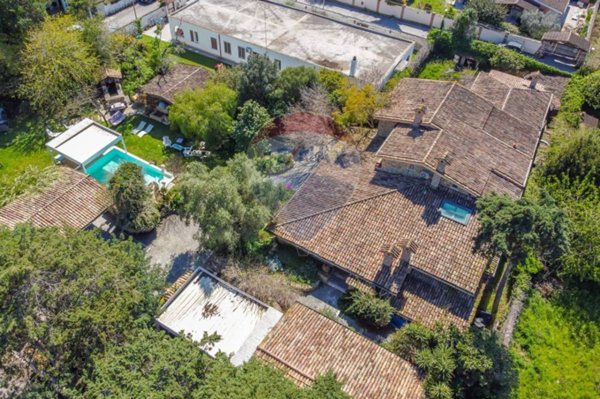 casa indipendente in vendita a Roma in zona Infernetto
