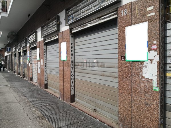 locale commerciale in vendita a Roma in zona Monte Sacro/Talenti