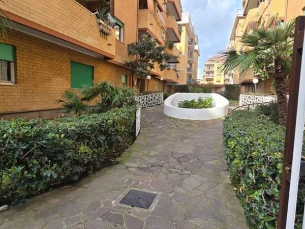 appartamento in vendita a Roma in zona Ostia
