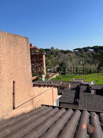 mansarda in vendita a Roma in zona Tomba di Nerone