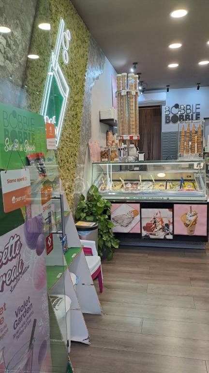 negozio in vendita a Roma in zona Trastevere