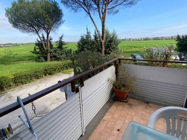 appartamento in vendita a Roma in zona Torre Angela