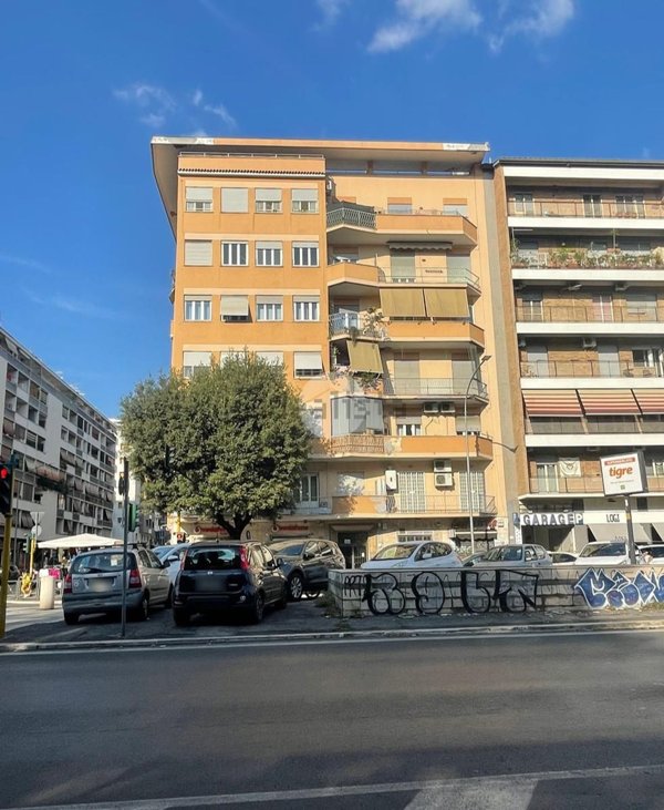 appartamento in vendita a Roma in zona Don Bosco