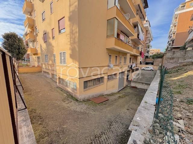 negozio in vendita a Roma in zona Gianicolense