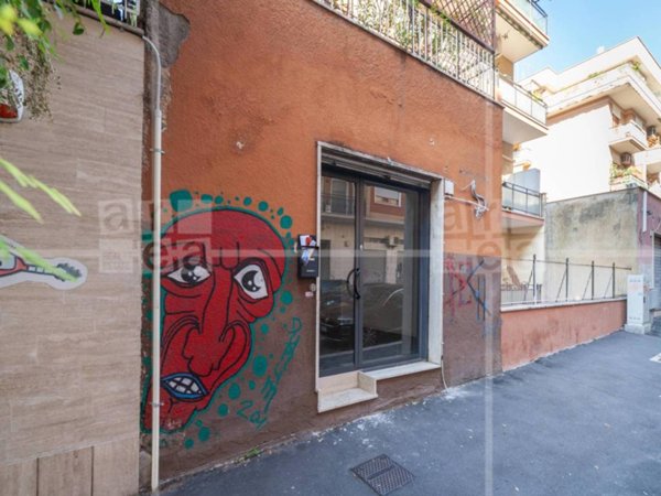 negozio in vendita a Roma in zona Gianicolense