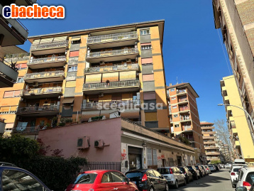 locale commerciale in vendita a Roma