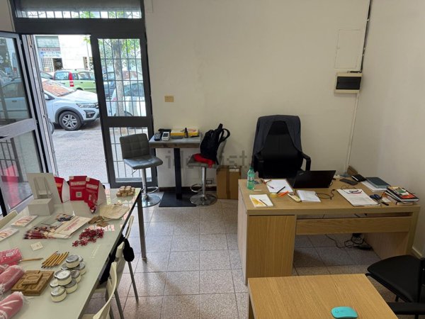locale commerciale in vendita a Roma in zona Gianicolense
