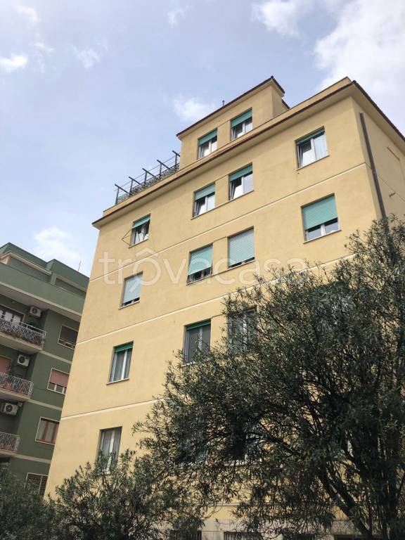 appartamento in vendita a Roma in zona Appio Latino