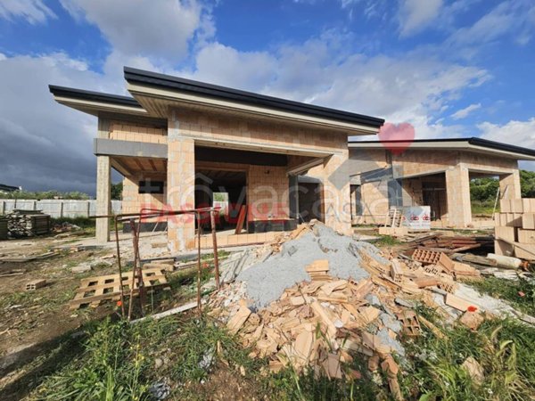 casa indipendente in vendita a Roma in zona Borghesiana