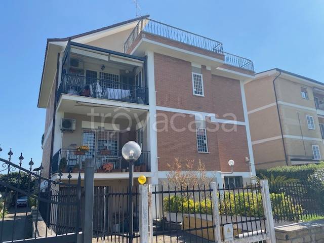 appartamento in vendita a Roma in zona Casal Morena