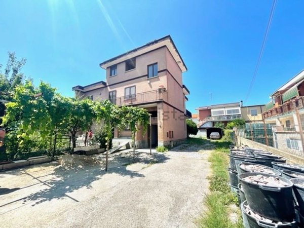 appartamento in vendita a Roma in zona Acilia