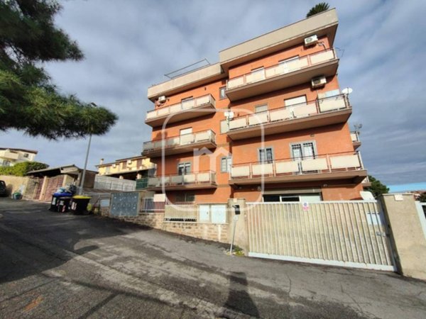 appartamento in vendita a Roma in zona Ponte di Nona