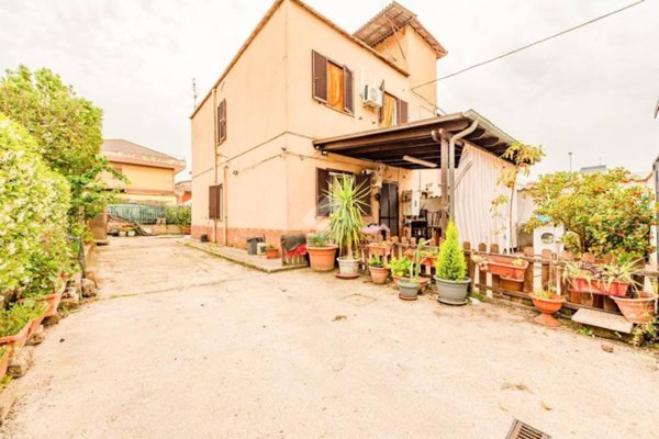 appartamento in vendita a Roma in zona Casal Morena