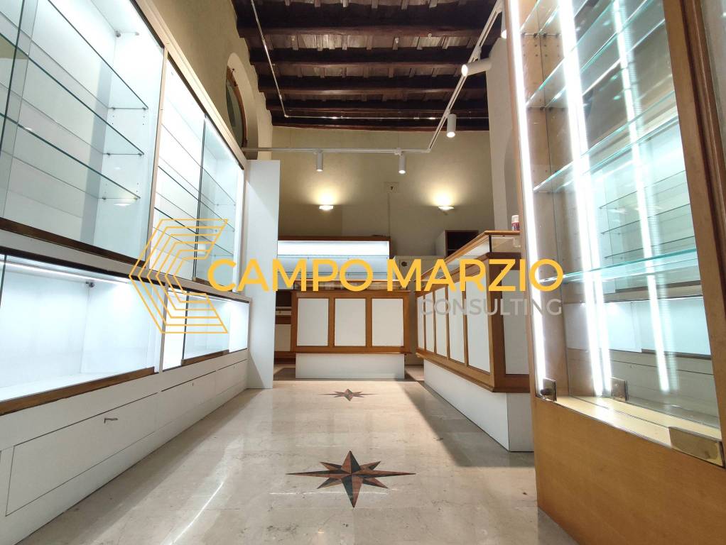 negozio in vendita a Roma in zona Campo Marzio