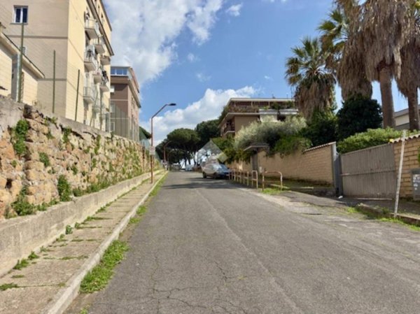 locale di sgombero in vendita a Roma
