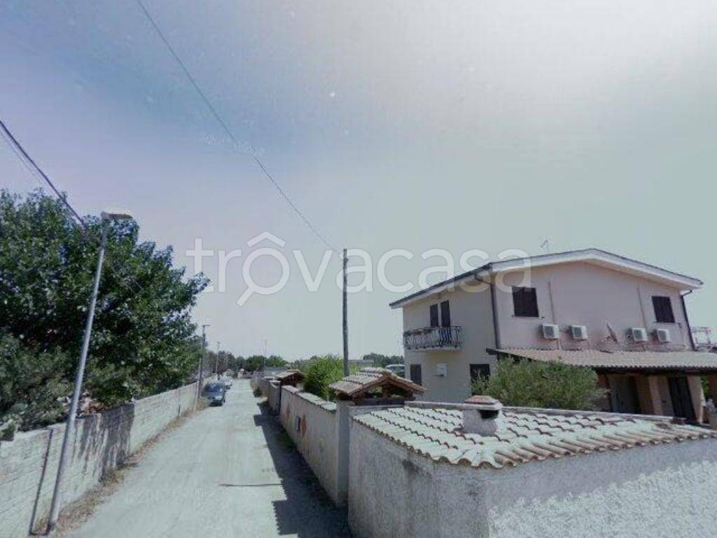 casa indipendente in vendita a Roma in zona Ostia Antica