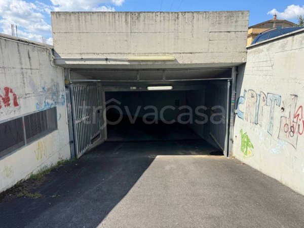 locale di sgombero in vendita a Roma in zona Casal Morena