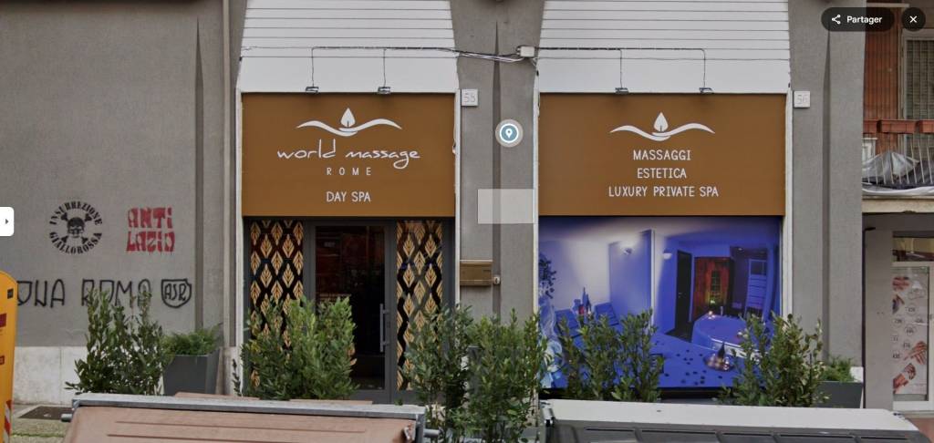 negozio in vendita a Roma in zona Collatino