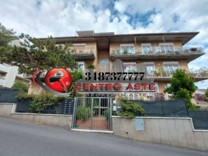 appartamento in vendita a Roma in zona Appio Pignatelli