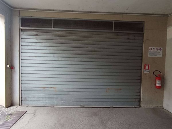 negozio in vendita a Roma in zona Finocchio