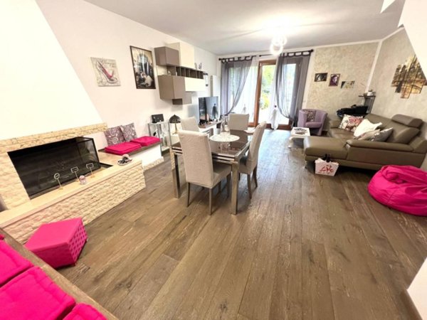 casa indipendente in vendita a Roma in zona Valle Muricana