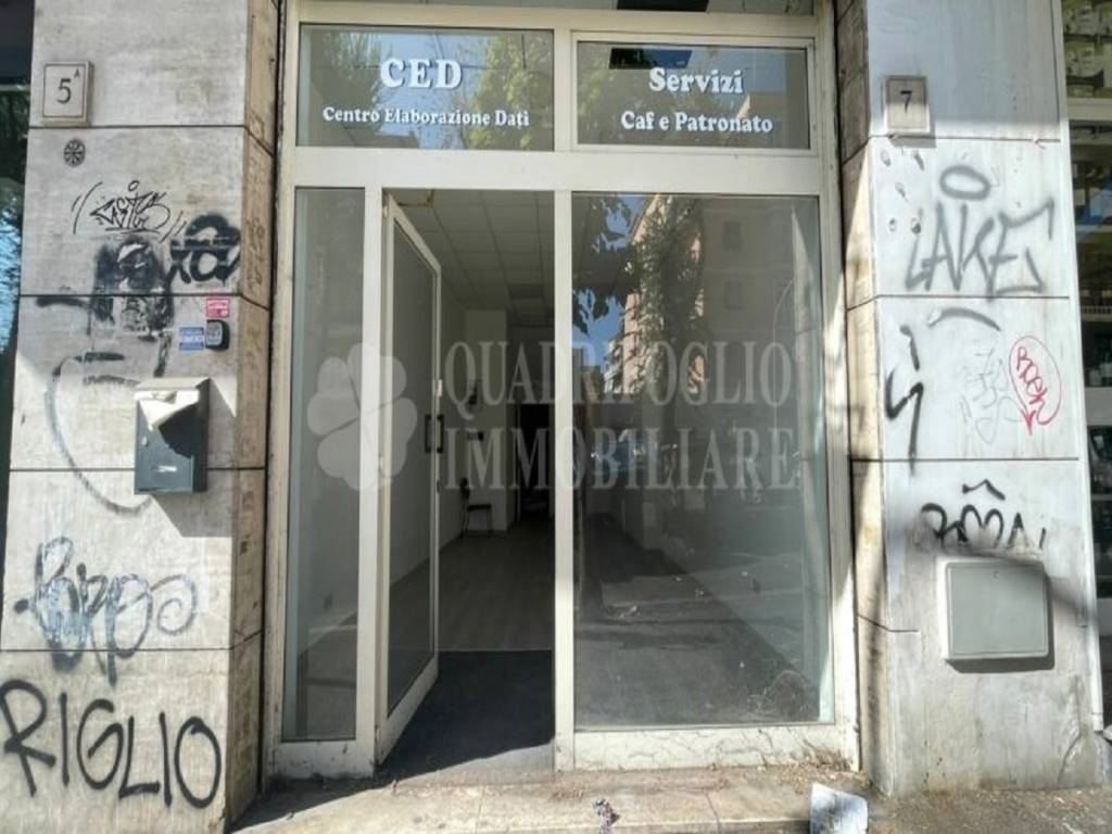 negozio in vendita a Roma in zona Prenestino-Labicano
