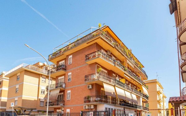 appartamento in vendita a Roma in zona Prenestino-Centocelle