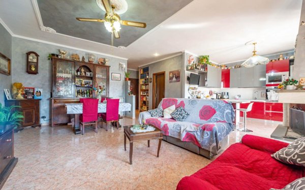 appartamento in vendita a Roma in zona Fosso di San Giuliano
