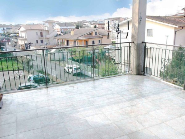 appartamento in vendita a Roma in zona Lunghezza
