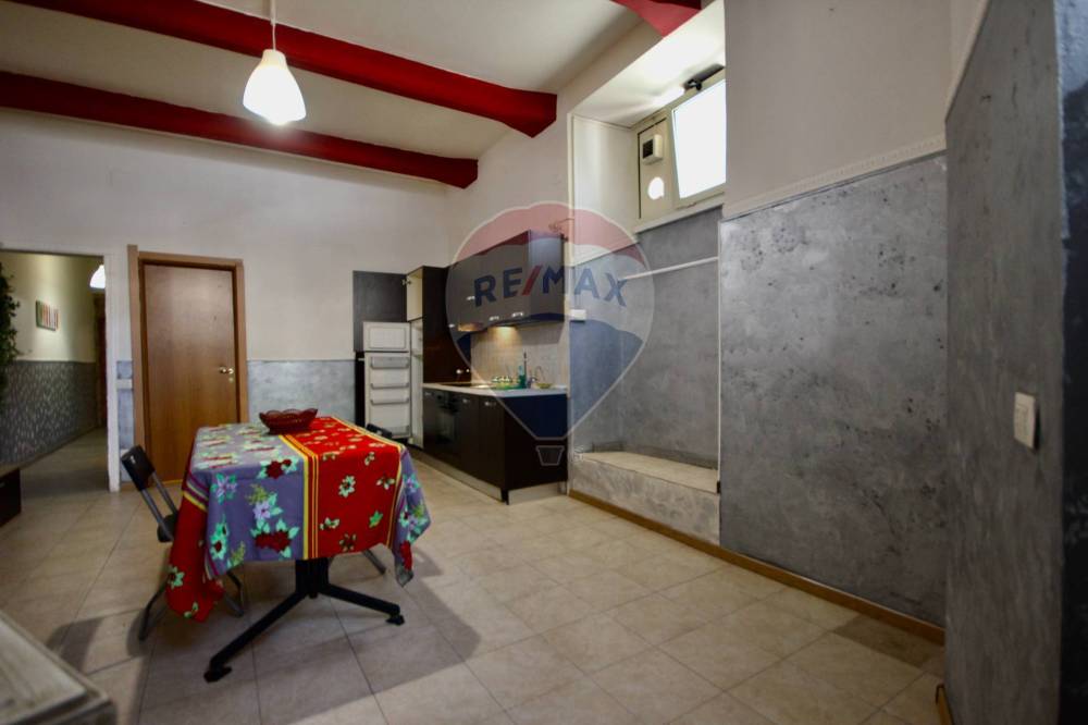 appartamento in vendita a Roma in zona Tuscolano