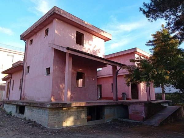 casa indipendente in vendita a Roma in zona Massimina/Casal Lumbroso