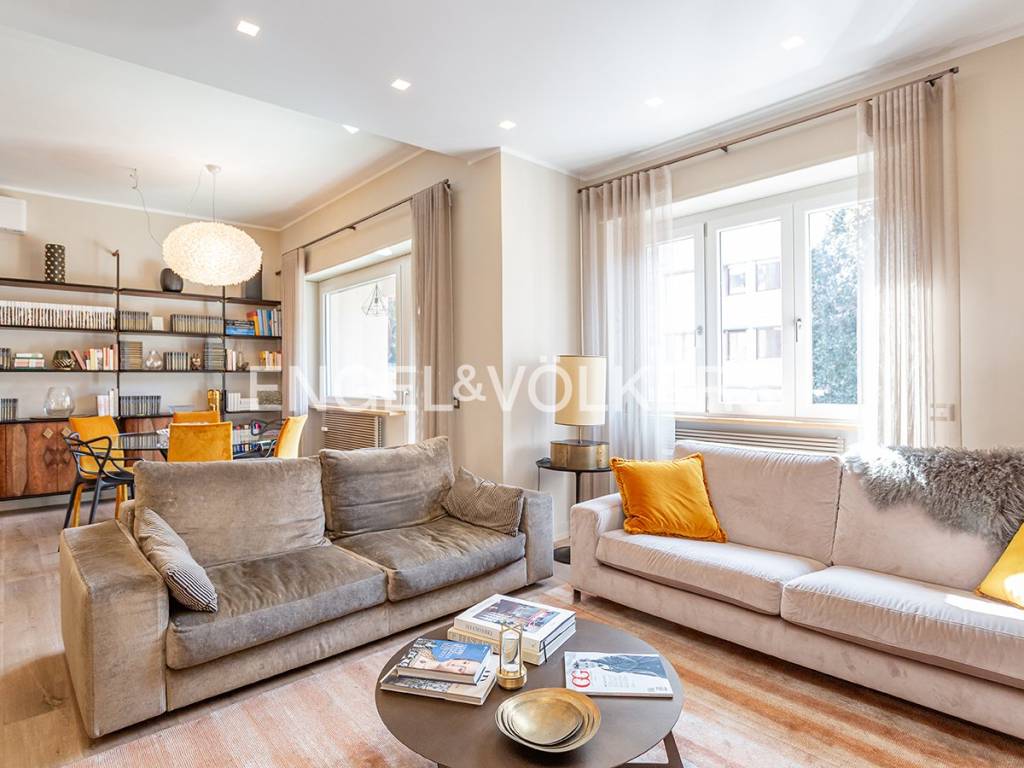 appartamento in vendita a Roma in zona EUR