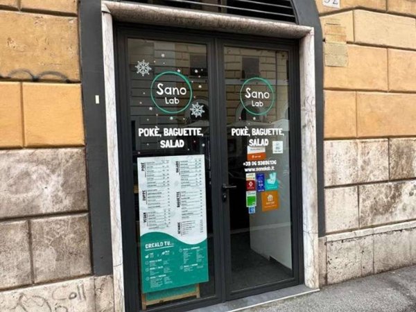 negozio in vendita a Roma in zona Salario