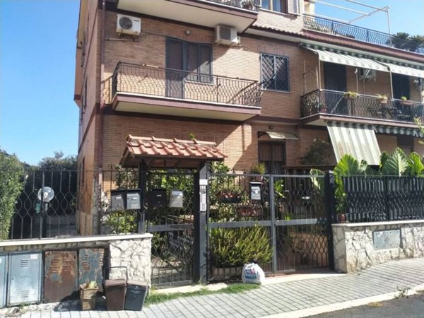 appartamento in vendita a Roma in zona Casal Morena