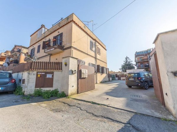 appartamento in vendita a Roma in zona Romanina