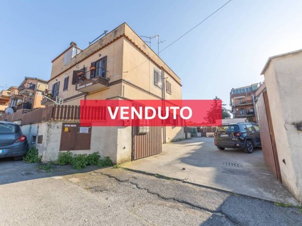 appartamento in vendita a Roma in zona Romanina