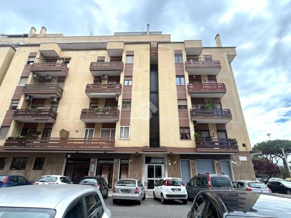 appartamento in vendita a Roma in zona Ostia Antica