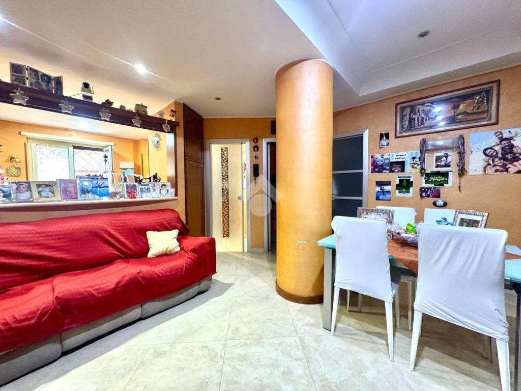 appartamento in vendita a Roma in zona Cinecittà