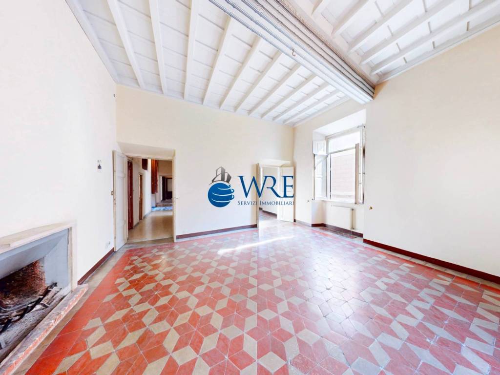 appartamento in vendita a Roma in zona Trevi-Colonna