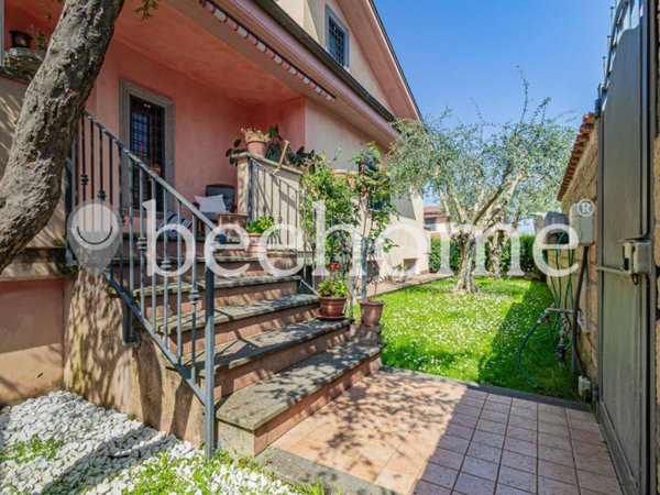 casa indipendente in vendita a Roma in zona Massimina/Casal Lumbroso